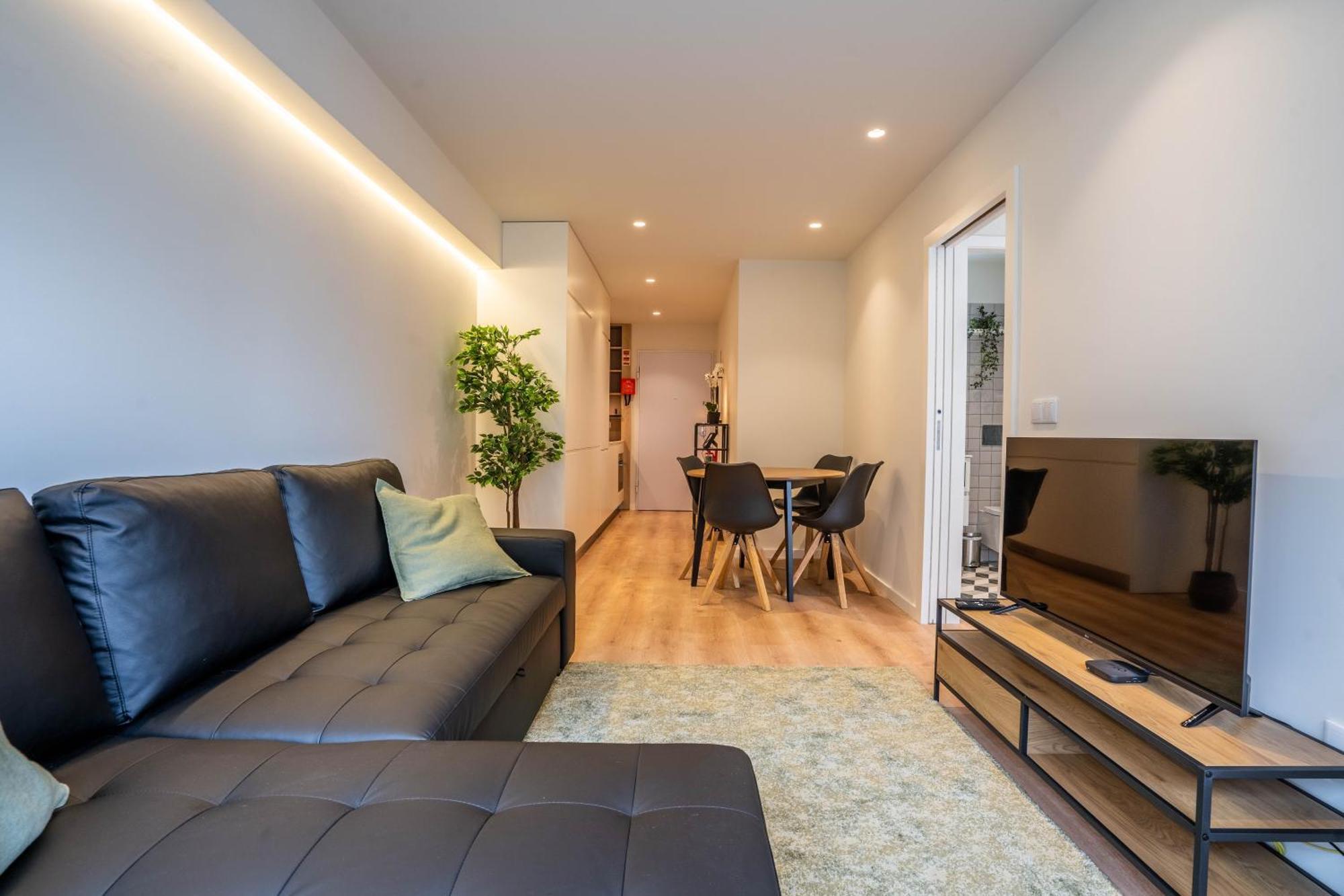Trindade Bliss: 1Br W/ Free Parking By Lovelystay OOporto Exteriör bild