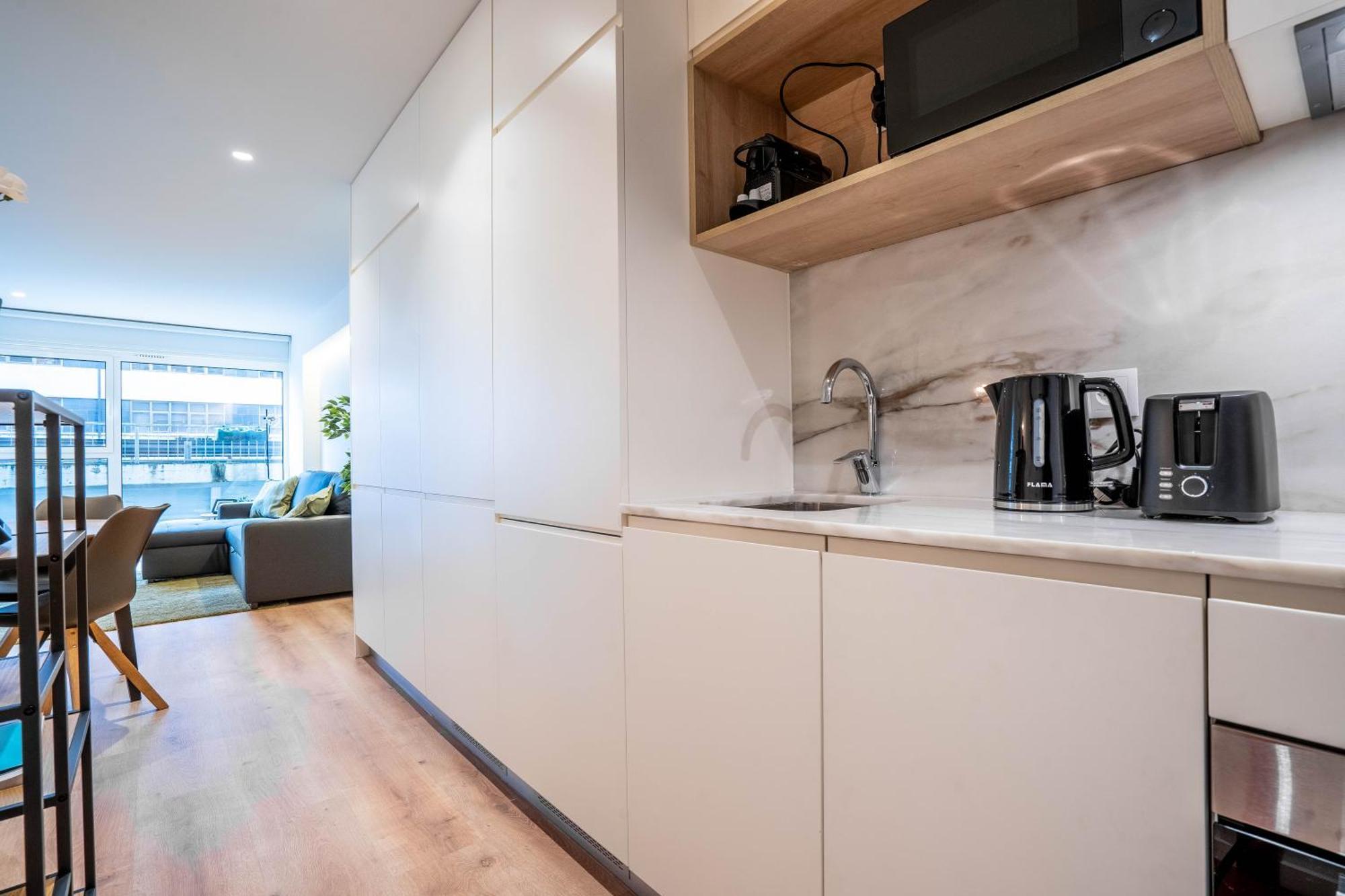 Trindade Bliss: 1Br W/ Free Parking By Lovelystay OOporto Exteriör bild